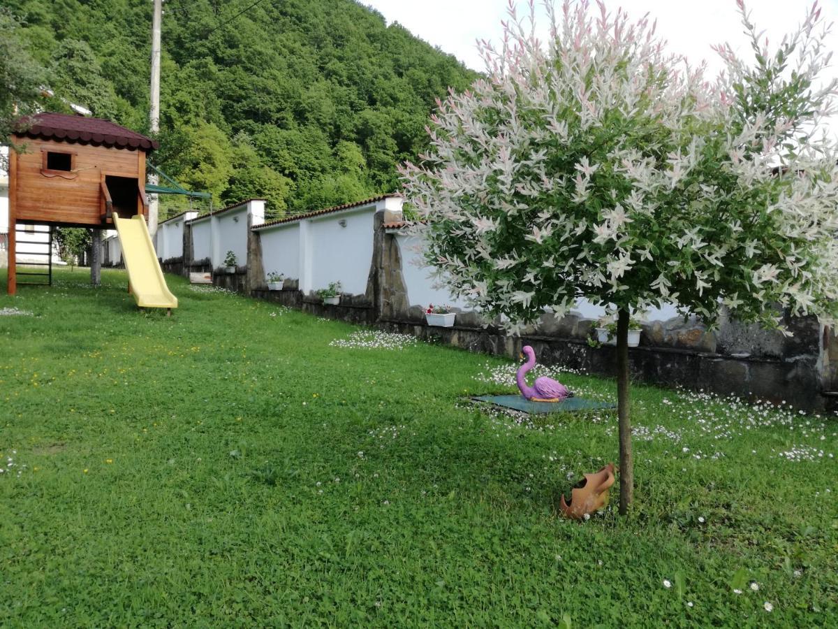 By The River Hotel Complex Balkanets  エクステリア 写真